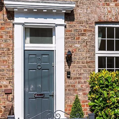 15 Brownlow Street York Exterior photo
